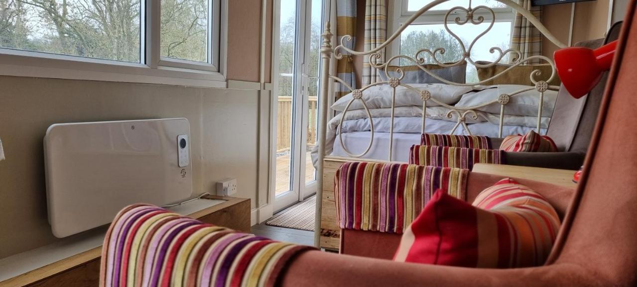Riverside Cabin In Shropshire Oswestry Eksteriør billede