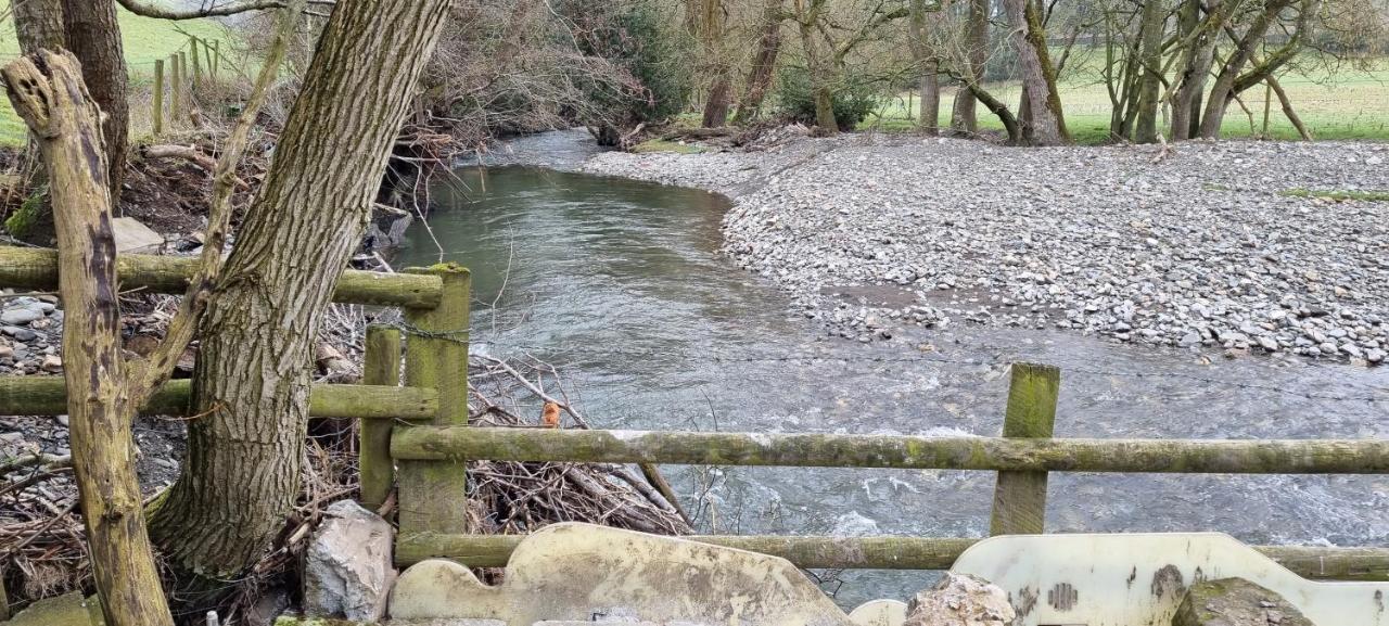 Riverside Cabin In Shropshire Oswestry Eksteriør billede
