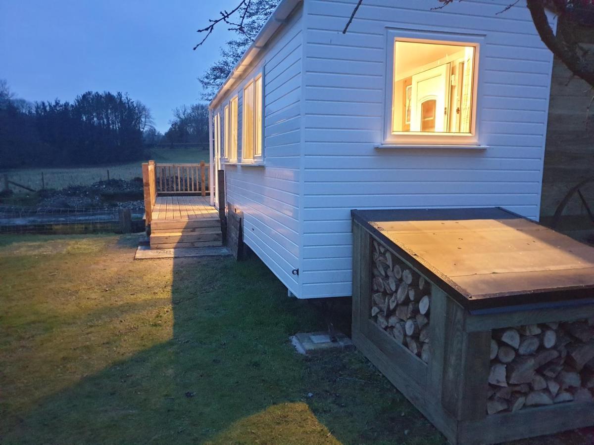 Riverside Cabin In Shropshire Oswestry Eksteriør billede
