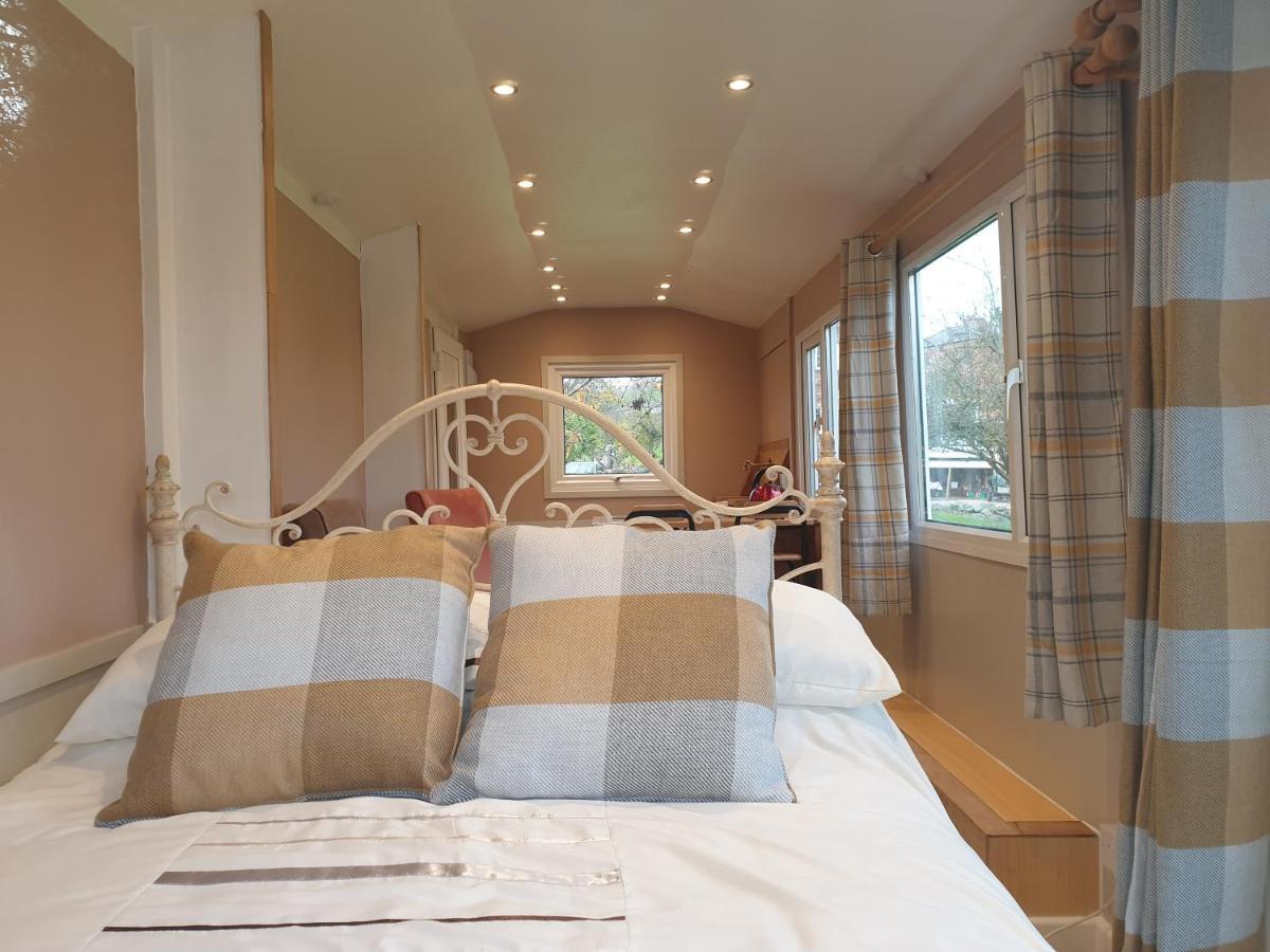 Riverside Cabin In Shropshire Oswestry Eksteriør billede