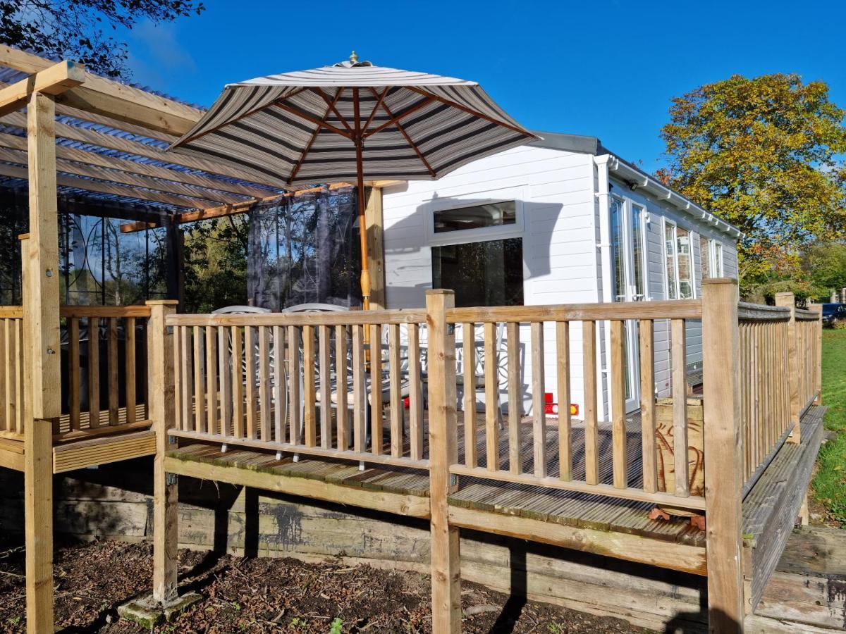 Riverside Cabin In Shropshire Oswestry Eksteriør billede