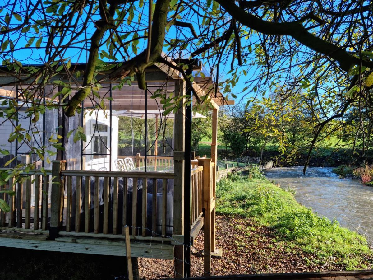 Riverside Cabin In Shropshire Oswestry Eksteriør billede