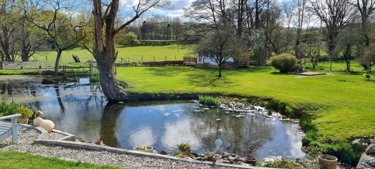 Riverside Cabin In Shropshire Oswestry Eksteriør billede