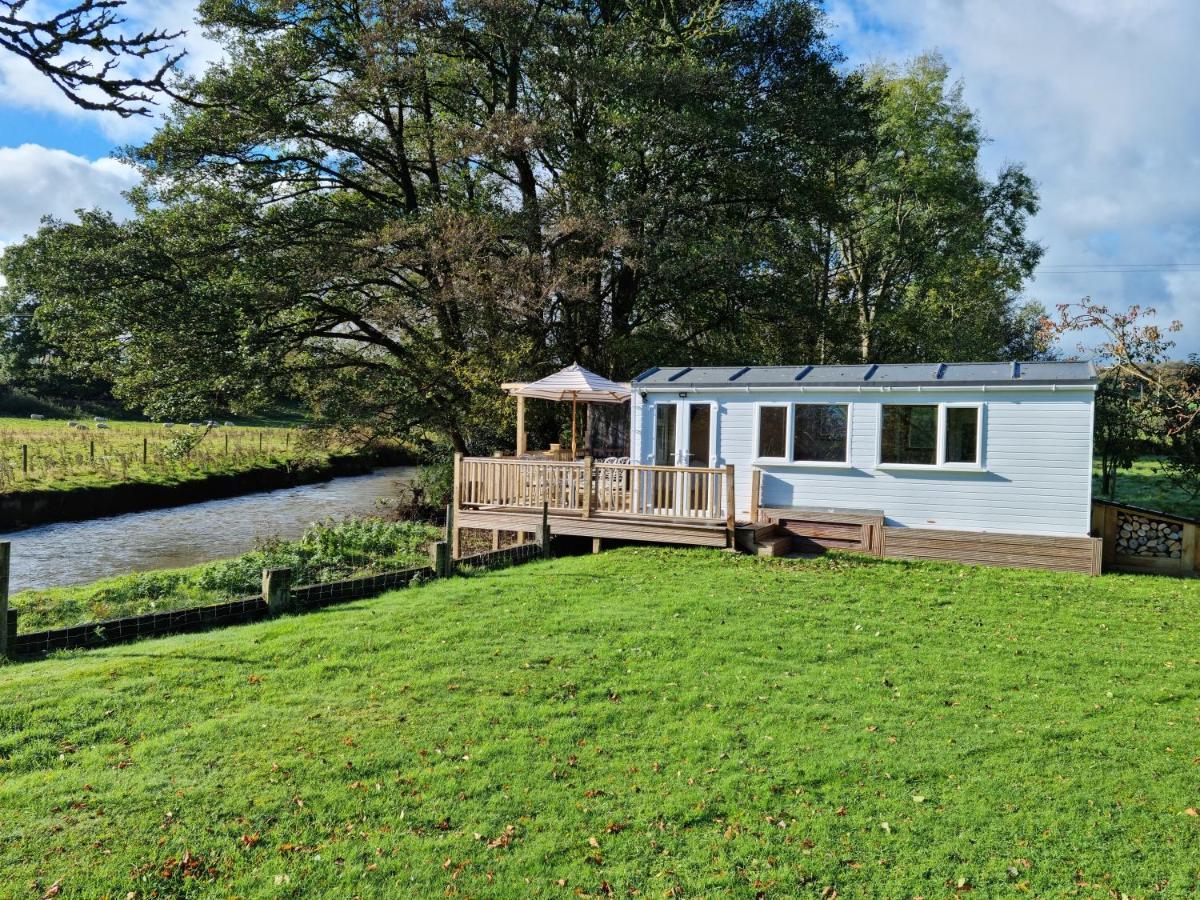 Riverside Cabin In Shropshire Oswestry Eksteriør billede