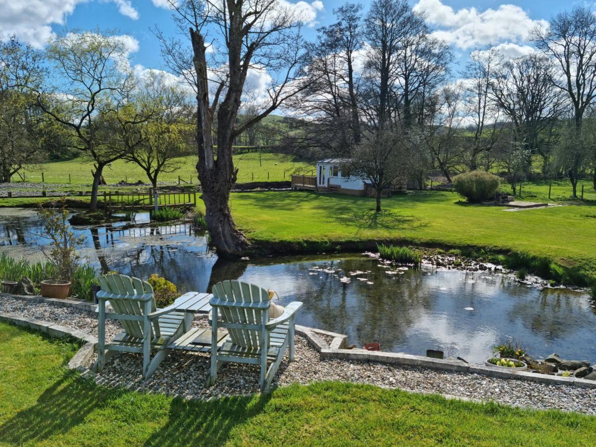 Riverside Cabin In Shropshire Oswestry Eksteriør billede